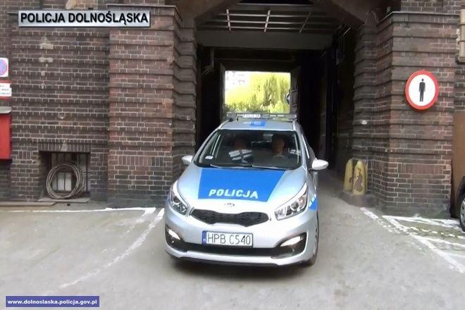 Wyłudziła 27 tys. złotych, na dane współlokatorek