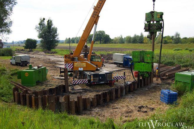Za 280 milionów złotych pogłębiają Starą Odrę i kanał powodziowy Widawy