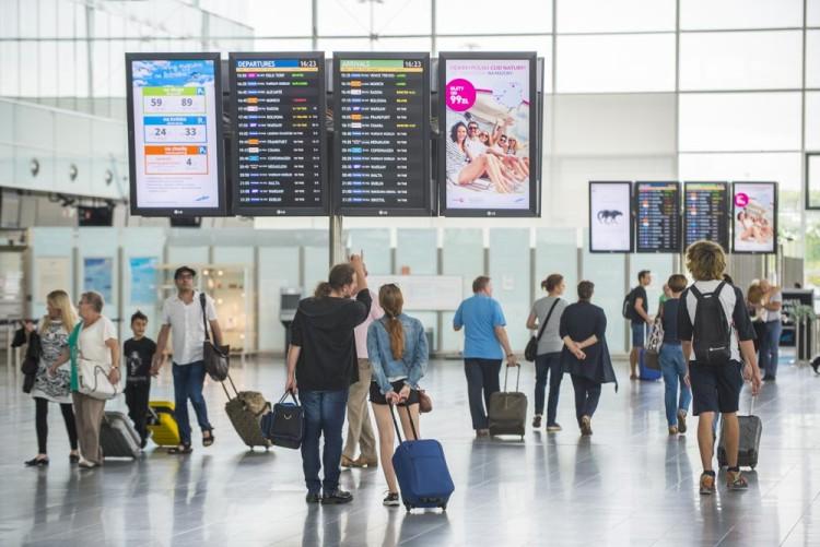 Wrocławskie lotnisko do końca roku obsłuży blisko 2,5 mln pasażerów