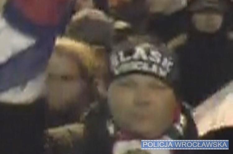 Policjanci wytypowali kolejne 12 osób, które są podejrzane o naruszenie prawa podczas Marszu Niepodległości [ZDJĘCIA]