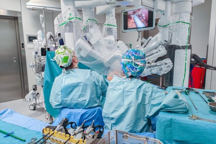 Wrocław: W szpitalu przy Borowskiej dzieci będzie operował robot