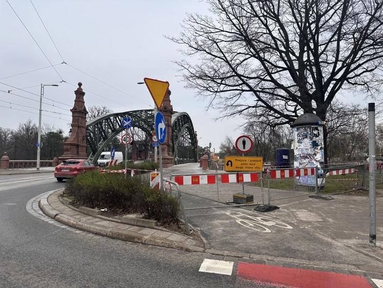 Nowe kłopoty na Moście Zwierzynieckim. Awantura o pieniądze