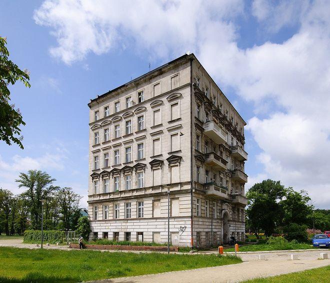 Jedyna kamienica na Wyspie Słodowej idzie pod młotek. Może tam powstać hotel