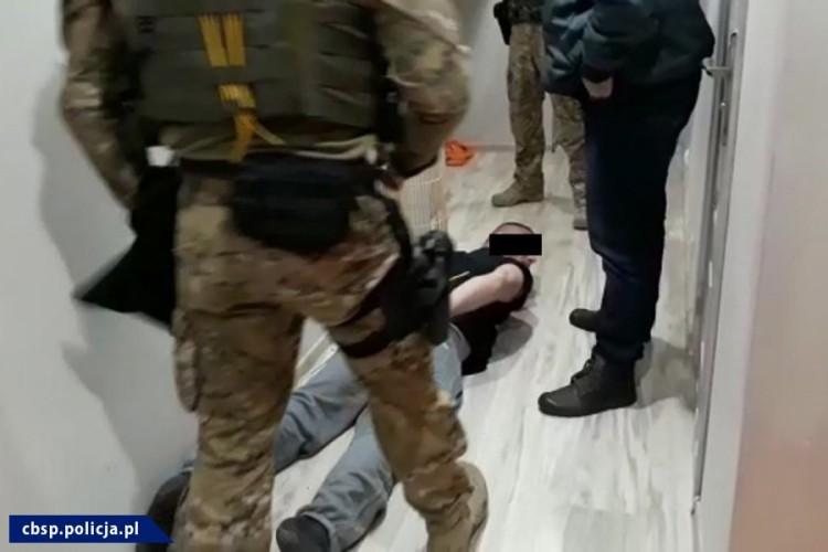 CBŚP we Wrocławiu zatrzymało gangsterów współpracujących z grupą „Bukaciaka” [WIDEO]