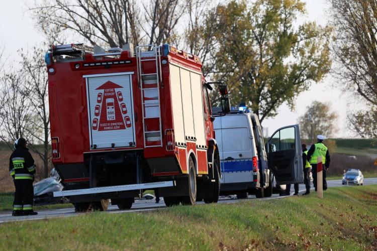 Groźny wypadek na drodze Wrocław - Jelenia Góra. Są ranni. DK5 zablkowana