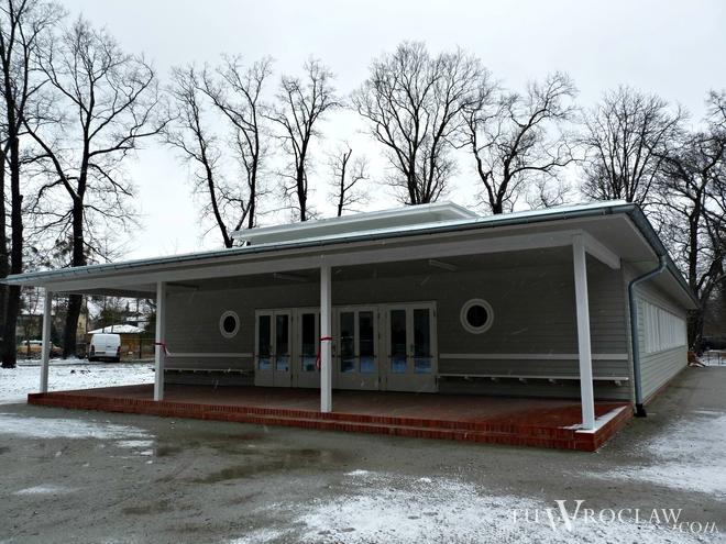 Architekci odbudowali spalone przedszkole na terenie WUWY. Urządzili tam swoją siedzibę