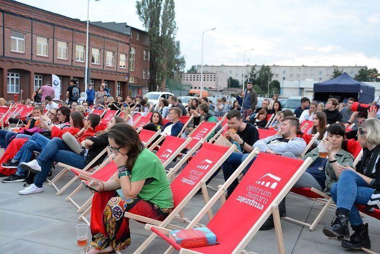 Wraca kino letnie w Zajezdni. Bezpłatne pokazy w plenerze [PROGRAM]