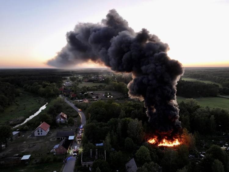 Potężny pożar na Dolnym Śląsku. Chmura dymu przy Stawach Milickich