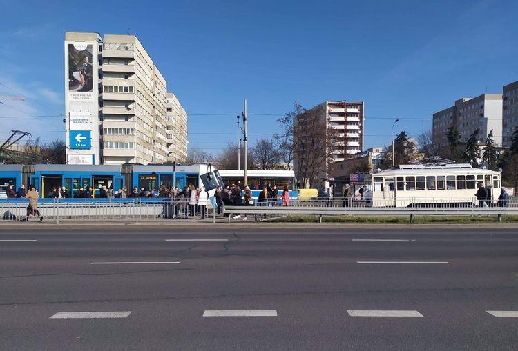 Wykolejenie zabytkowego tramwaju na Legnickiej