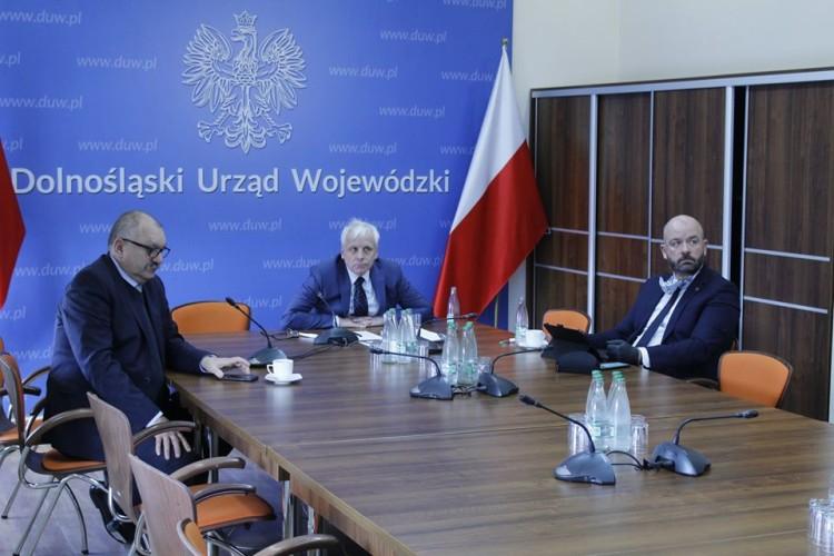 Samorządowcy i premier rozmawiali o koronawirusie. „Najważniejsza jest współpraca ponad podziałami”
