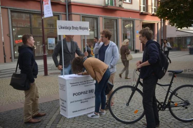 Wrocław: wraca pomysł likwidacji straży miejskiej. Znów będą zbierać podpisy