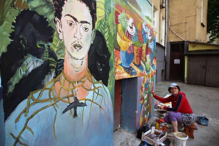 Nowy mural i urodziny Ośrodka Kulturalnej Animacji Podwórkowej