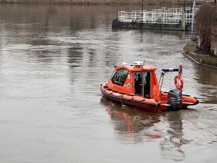 Wrocław: Z Odry wyłowiono martwą kobietę. 