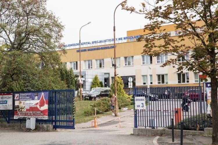 SOR przy Kamieńskiego wznowił działalność. Nie przyjmował pacjentów przez brak personelu