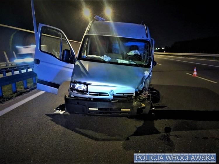 Jechał autostradą pod prąd i bez świateł. Spowodował trzy wypadki [ZDJĘCIA]