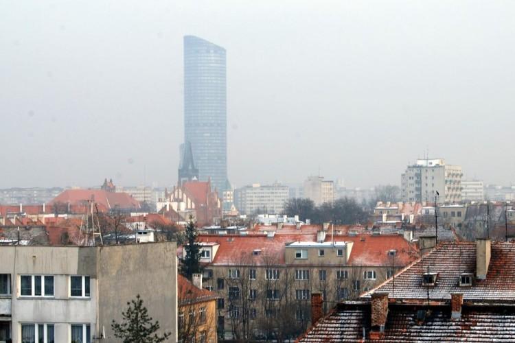 Smog we Wrocławiu. Tym dzisiaj oddychamy, lepiej nie otwierajcie okien