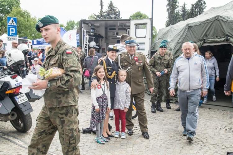 Piknik na stulecie niepodległości z okazji Święta Flagi