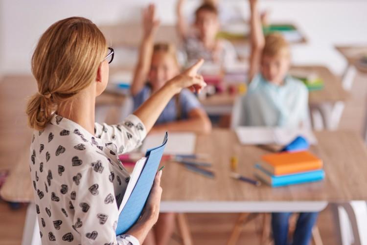 Wrocław: Chwilę przed końcem wakacji kolejni nauczyciele rzucają pracę