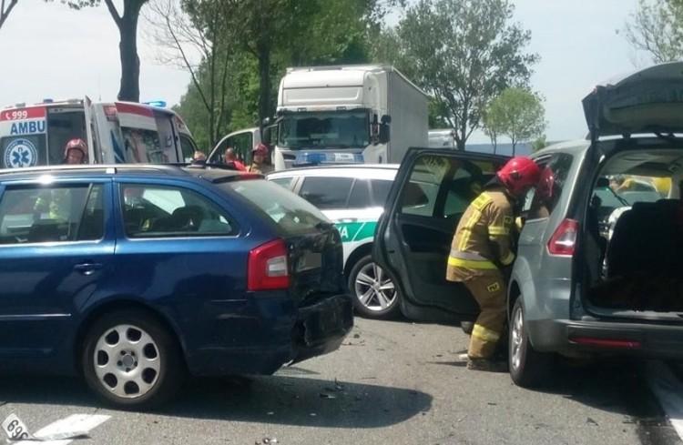 Karambol na drodze Wrocław - Kudowa. Są ranni. 