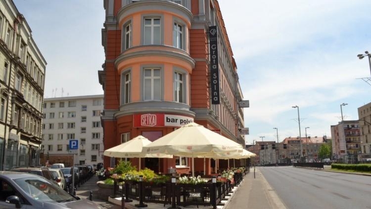 Piwo we Wrocławiu coraz droższe. Sprawdź, w których barach jest najtaniej