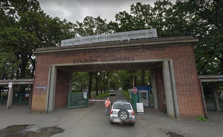 Wrocław: AWF chce sprzedać kolejną część kompleksu Stadionu Olimpijskiego