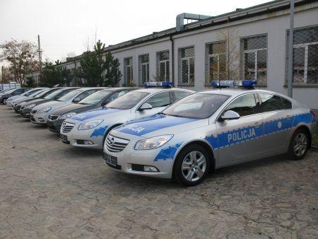 Wrocławscy policjanci w nowych radiowozach będą ścigać przestępców
