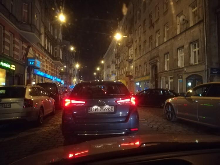 Duże korki w centrum miasta z powodu Biegu Niepodległości