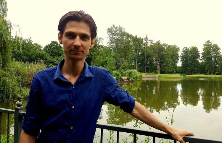 „Współczesna Polska to wdzięczne tło kryminału”[WYWIAD]