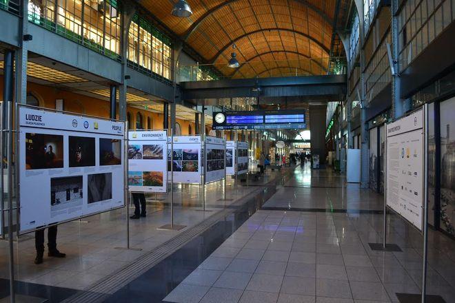 Grand Press Photo 2014 na dworcu Wrocław Główny