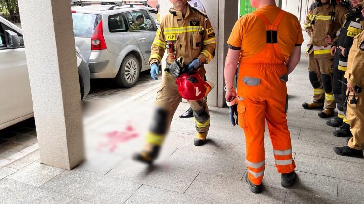 Wrocław: Kobieta zakleszczona między autami [ZDJĘCIA]