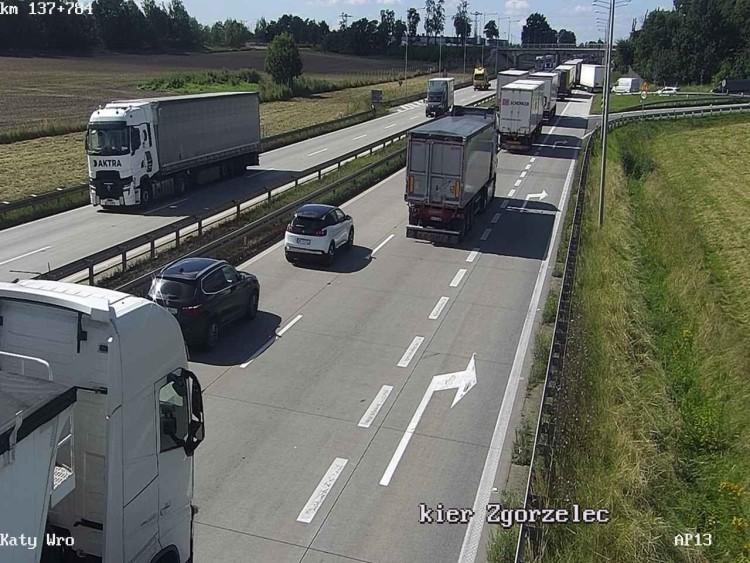 Wrocław: Kilkanaście kilometrów korka na autostradzie A4. Zepsuła się ciężarówka