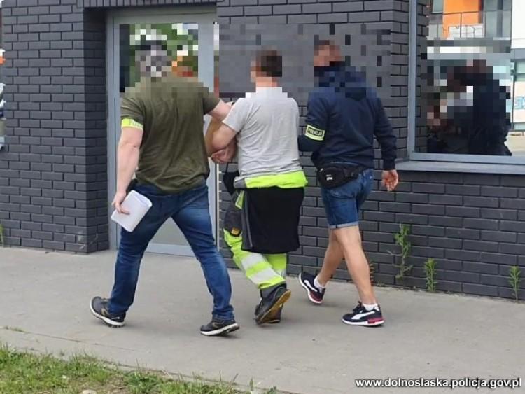 Zmienił tożsamość i ukrywał się 20 lat. Znaleźli go Wrocławscy Łowcy Głów [ZDJĘCIA]