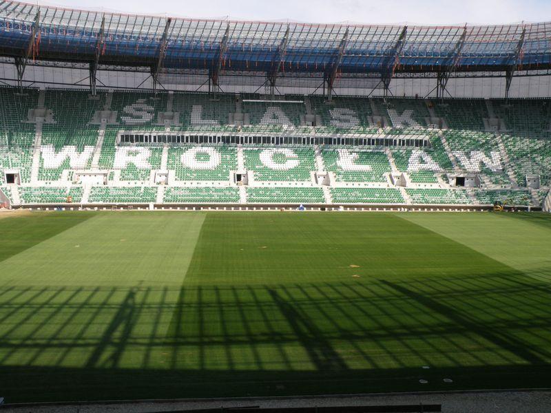 Chcieli grać na nowym stadionie 15 sierpnia w lidze, ale 18 w pucharach już nie