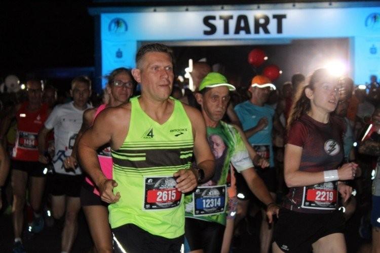 Półmaraton: Jak się poruszać po zamkniętym mieście? [OBJAZDY, ROZKŁAD]