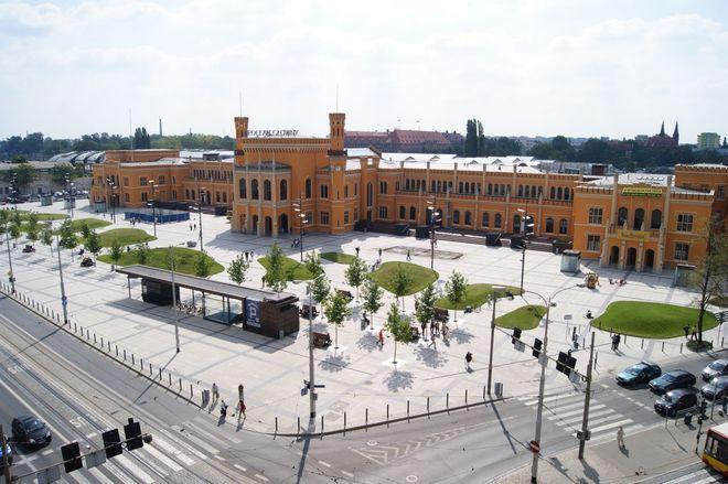 Plac przed Dworcem Głównym w finale prestiżowego konkursu architektonicznego