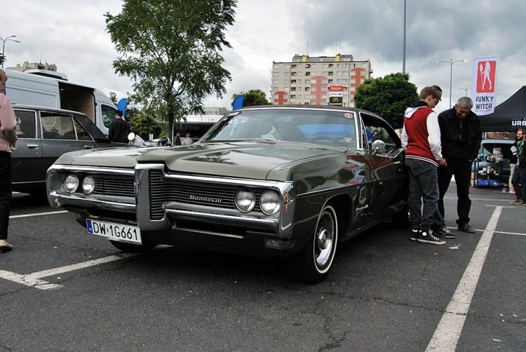 Gratka dla fanów motoryzacji! Zabytkowe i klasyczne pojazdy znów we Wrocławiu [ZDJĘCIA]