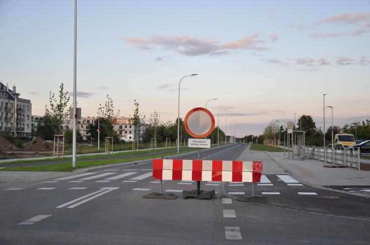 Zbliża się otwarcie nowej ulicy Wojanowskiej. Ale autobusy pojadą inaczej tydzień później
