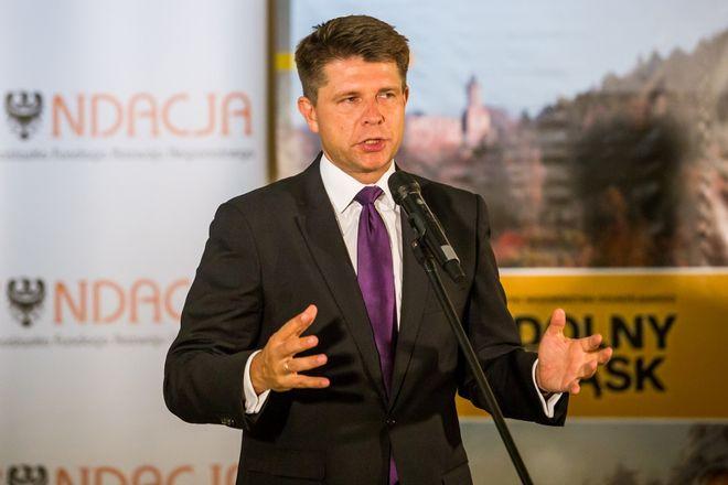 Ryszard Petru i jego Nowoczesna zapraszają w poniedziałek wszystkich wrocławian