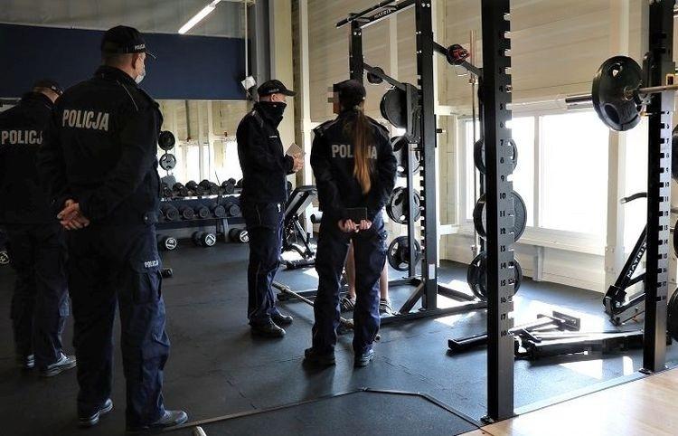 Policjanci skontrolowali kluby fitness. Ich właścicielom grożą wysokie kary [ZDJĘCIA]