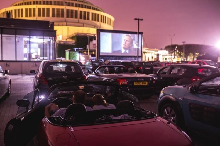 Bezpłatne Kino Samochodowe wraca pod Halę Stulecia [REPERTUAR]