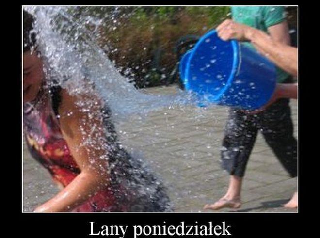 Poniedziałkowe lanie wody: tradycja, chuligaństwo czy większa wrażliwość? 