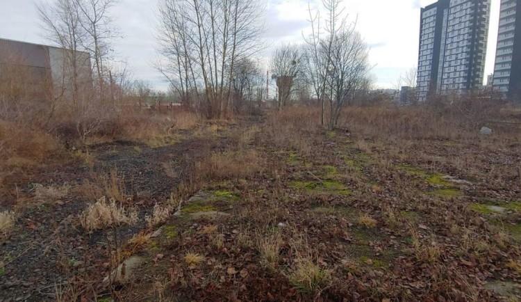 Zanieczyszczenie ziemi blokuje budowę Parku Henrykowskiego
