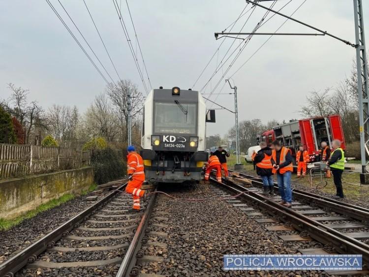Pociąg wykoleił się pod Wrocławiem. Prokuratura szuka świadków