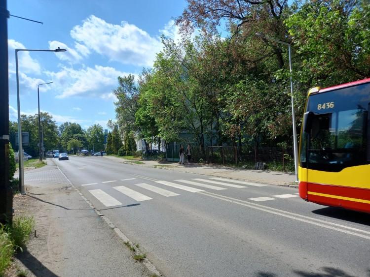 Wrocław: Zepsute latarnie tygodniami czekają na wymianę żarówki