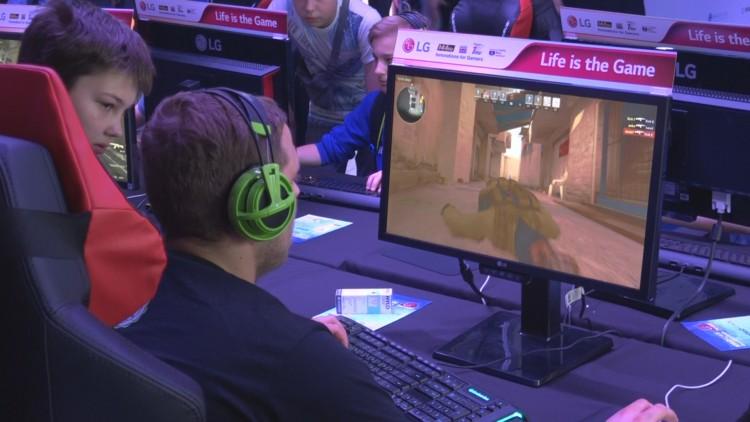 ESPORT NOW 2017. W Hali Stulecia toczy się rywalizacja na najwyższym poziomie [WIDEO]