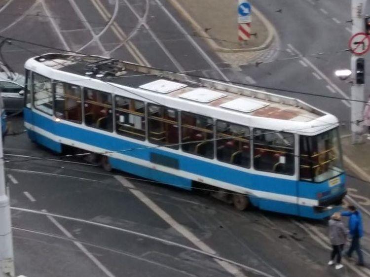 Wykolejenie tramwaju na Jedności Narodowej. To był przejazd techniczny