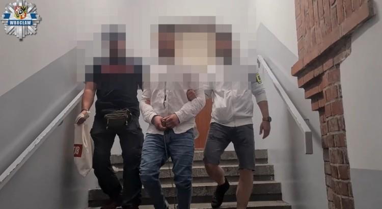 Wrocław: Kierowca taksówki na aplikację aresztowany za gwałt na 30-latce