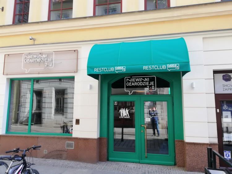 Kuba Wojewódzki otwiera restaurację we Wrocławiu. To Niewinni Czarodzieje 2.0 [ZDJĘCIA]