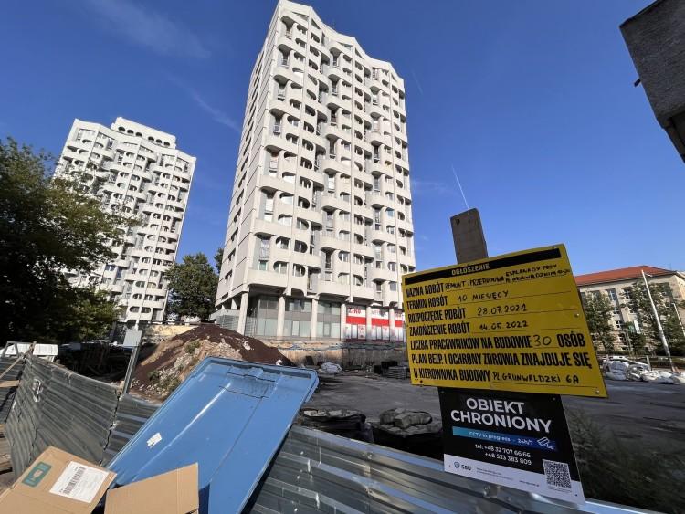 Wrocław: Remont esplanady sedesowców nadal stoi. Trwają negocjacje [ZDJĘCIA]