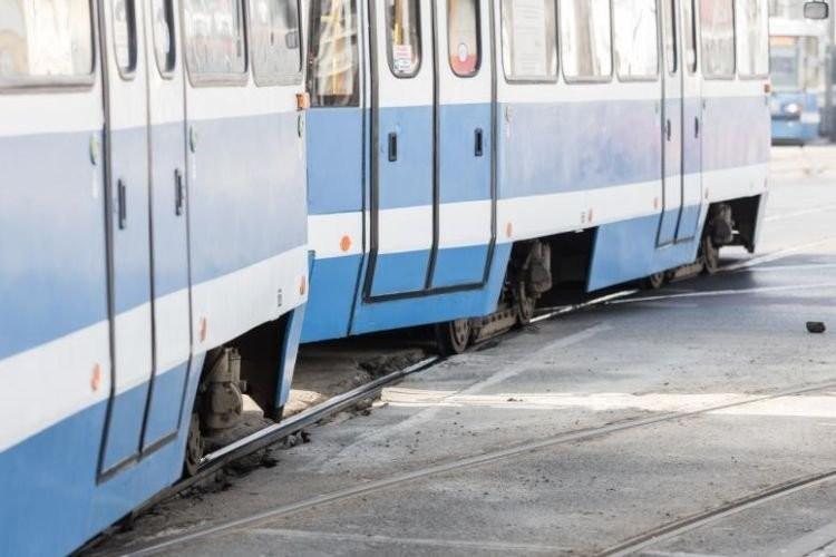Wrocław: Informacyjny chaos i problemy z kursowaniem tramwajów